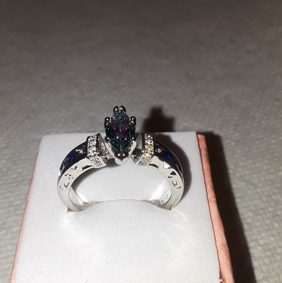 Sterling silver Mystic topaz ring size 9 outstandi - Picture 2 of 6